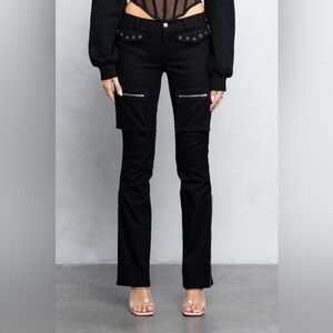 Trendy Black Pants with Zipper Details